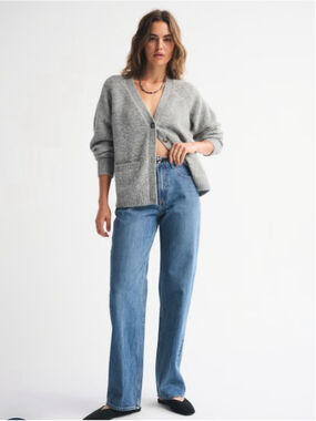 Abercrombie & Fitch The Loose High Rise Light Wash Curve Love Denim Sz 29 SHORT
